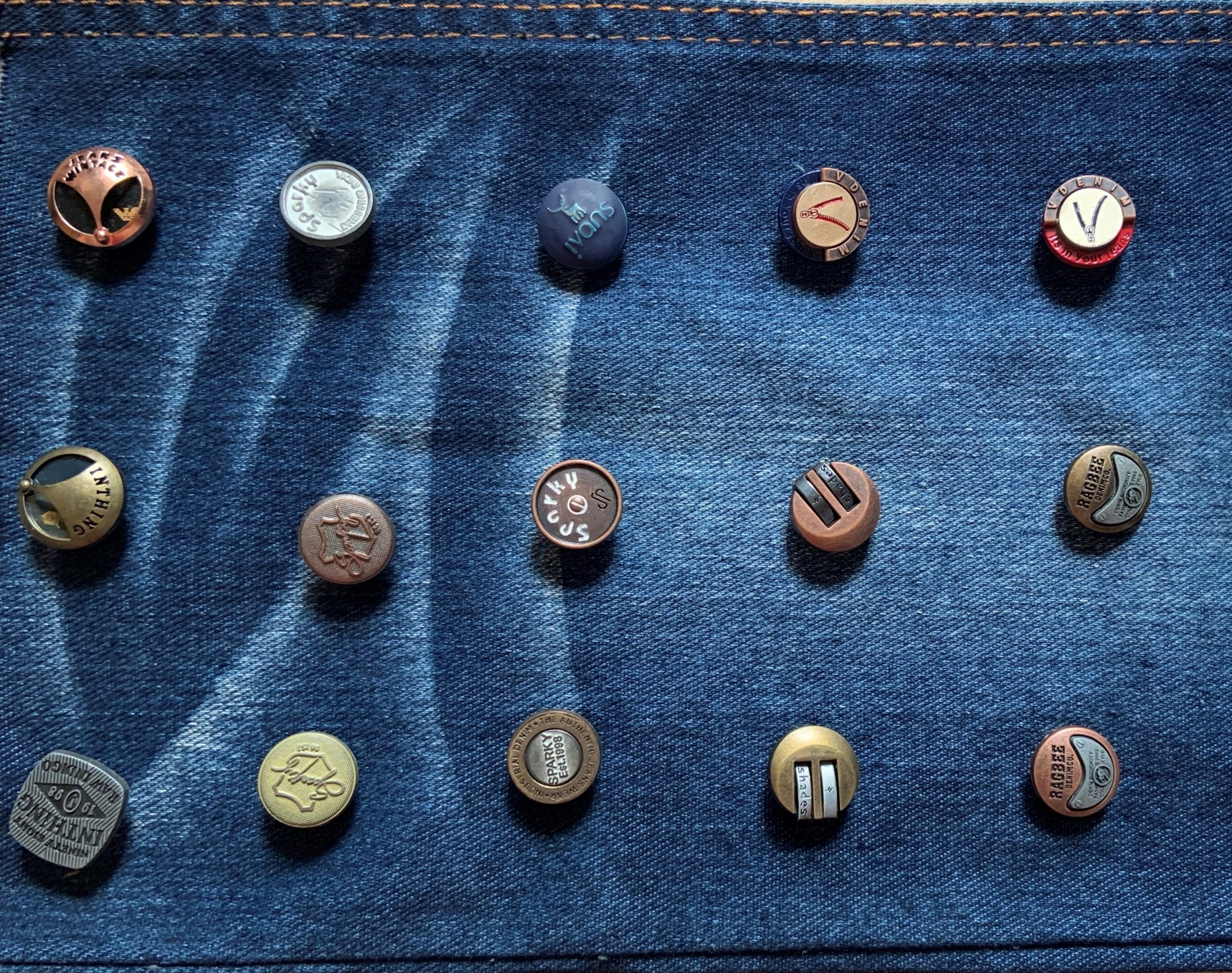 FE JEANS BUTTON